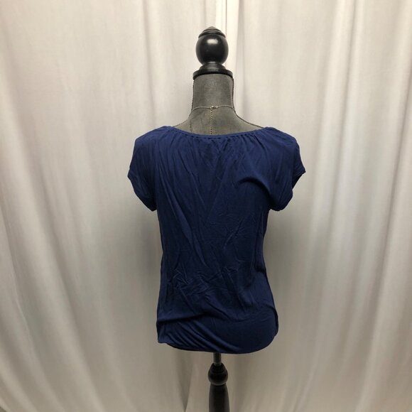 Old Navy Blouse Womens Size Medium Navy Blue Scoop Neck Embroidered Cap Sleeve - Picture 4 of 5